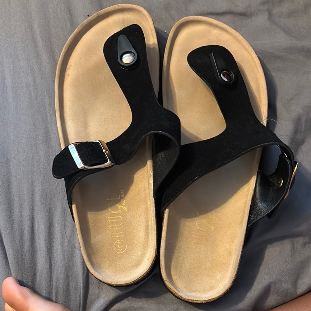 Rouge Helium Black and Tan Sandals